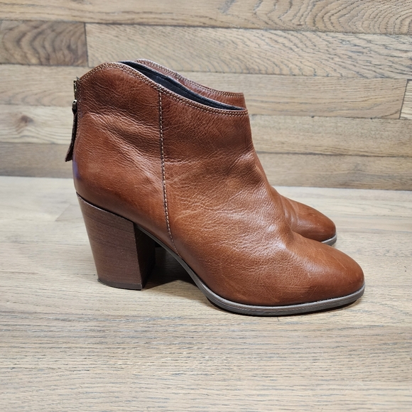 Clarks Women's Lora Lana Ankle Brown Leather Heel Ankle Boots Size 10 M - Picture 2 of 9